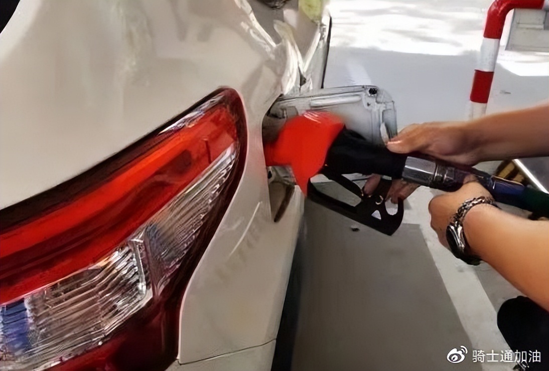 国际油价换算成我国的油价,国际油价为什么用桶为单位