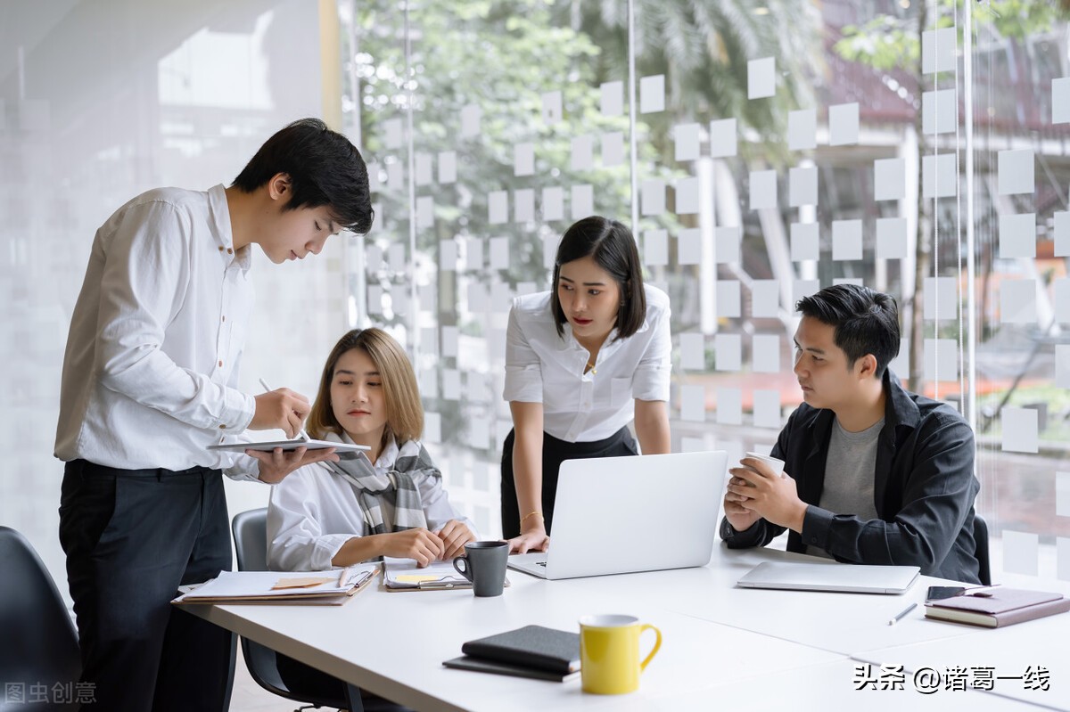 服装网站制作什么价格,搭建一个服装工作室需要多少钱
