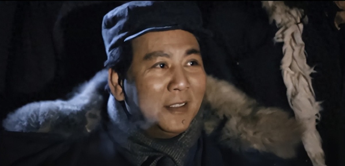 主席形象后继有人，侯京健已接班唐国强，和古月比你更喜欢哪一个