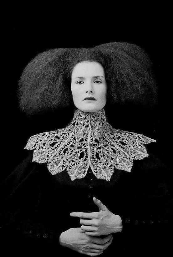 我是尖的，戳破天的那种！——哥特风格