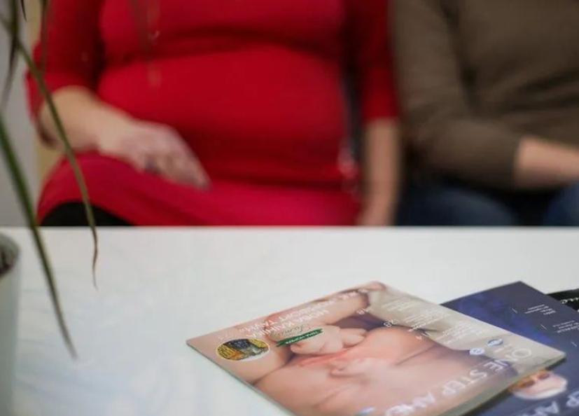 代孕法律是什么意思,代孕在中国属于违法行为吗