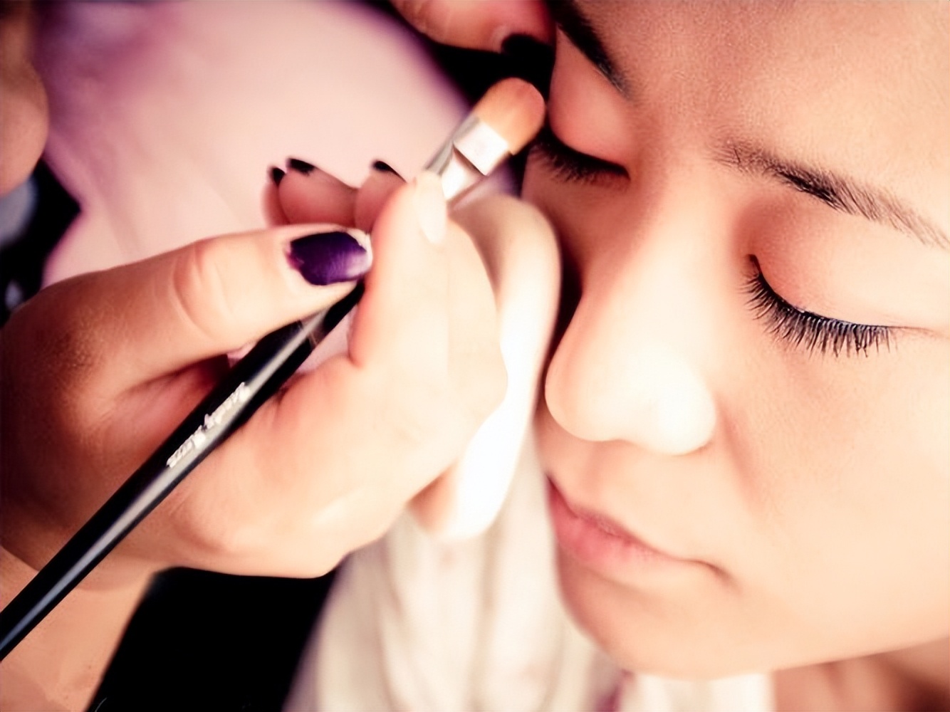 正确化妆步骤女生再不知道就晚了,女性正确化妆步骤图