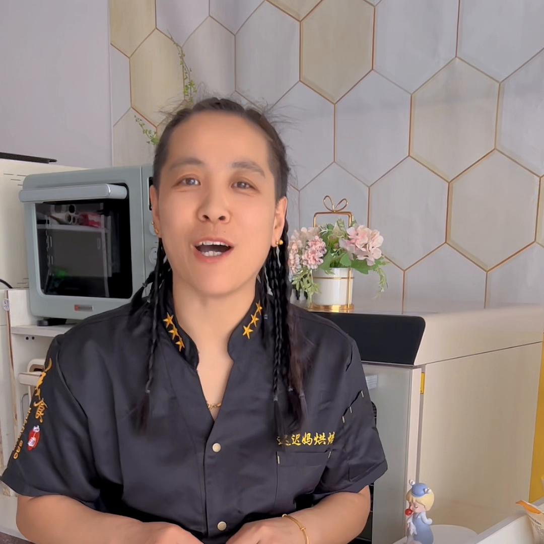 这么简单好吃的蛋黄酥,安排吧😉@迟迟妈烘焙