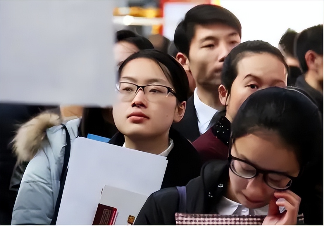 专家谈论就业率，学历越高就业率越低，问题到底出在哪里