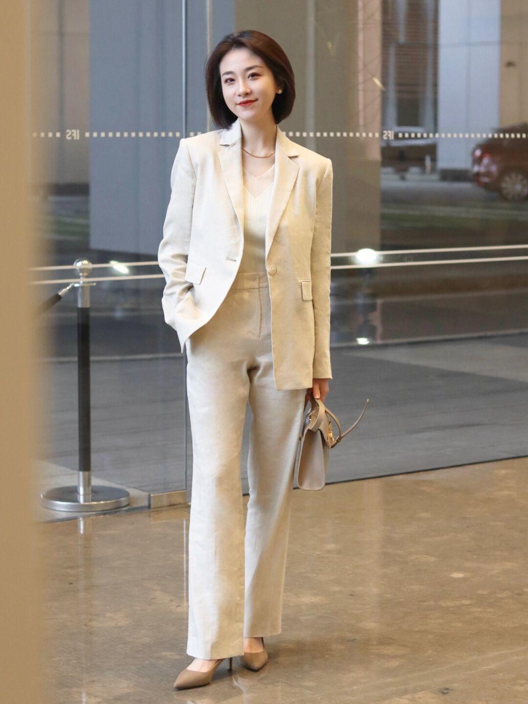 上班时西装怎么搭配穿出高级感,干练利落的西装穿搭