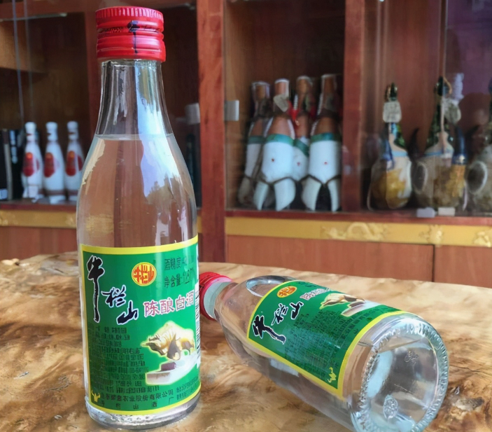 才知道！喝酒千万别碰有这“5个数”的，妥妥香精酒，看你家有没