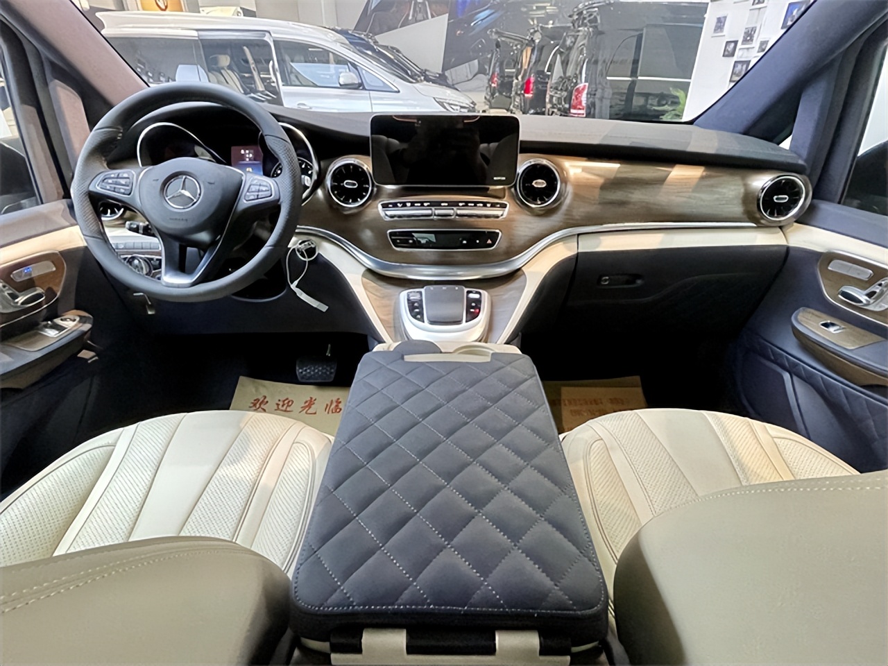 奔驰v260七座商务车操作与使用,奔驰V260L改款