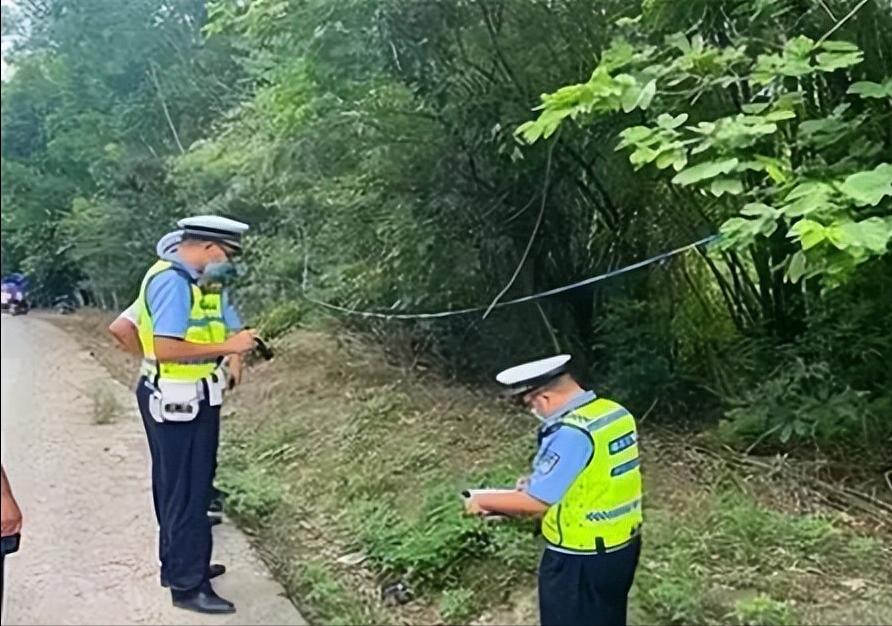 2名女子裸死菜地，*体下**塞满荒草，警方靠米糠袋抓获凶手