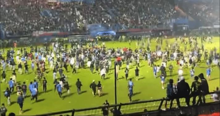 印尼足球一个生死攸关的问题,印尼足球联赛骚乱和踩踏事件