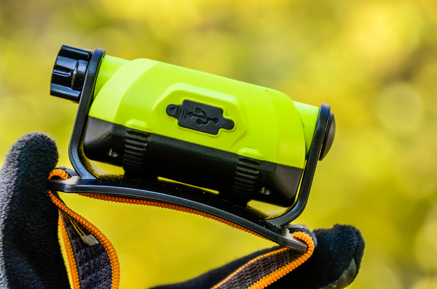 黄白光自由切换两用头灯,泛光和远射一体头灯