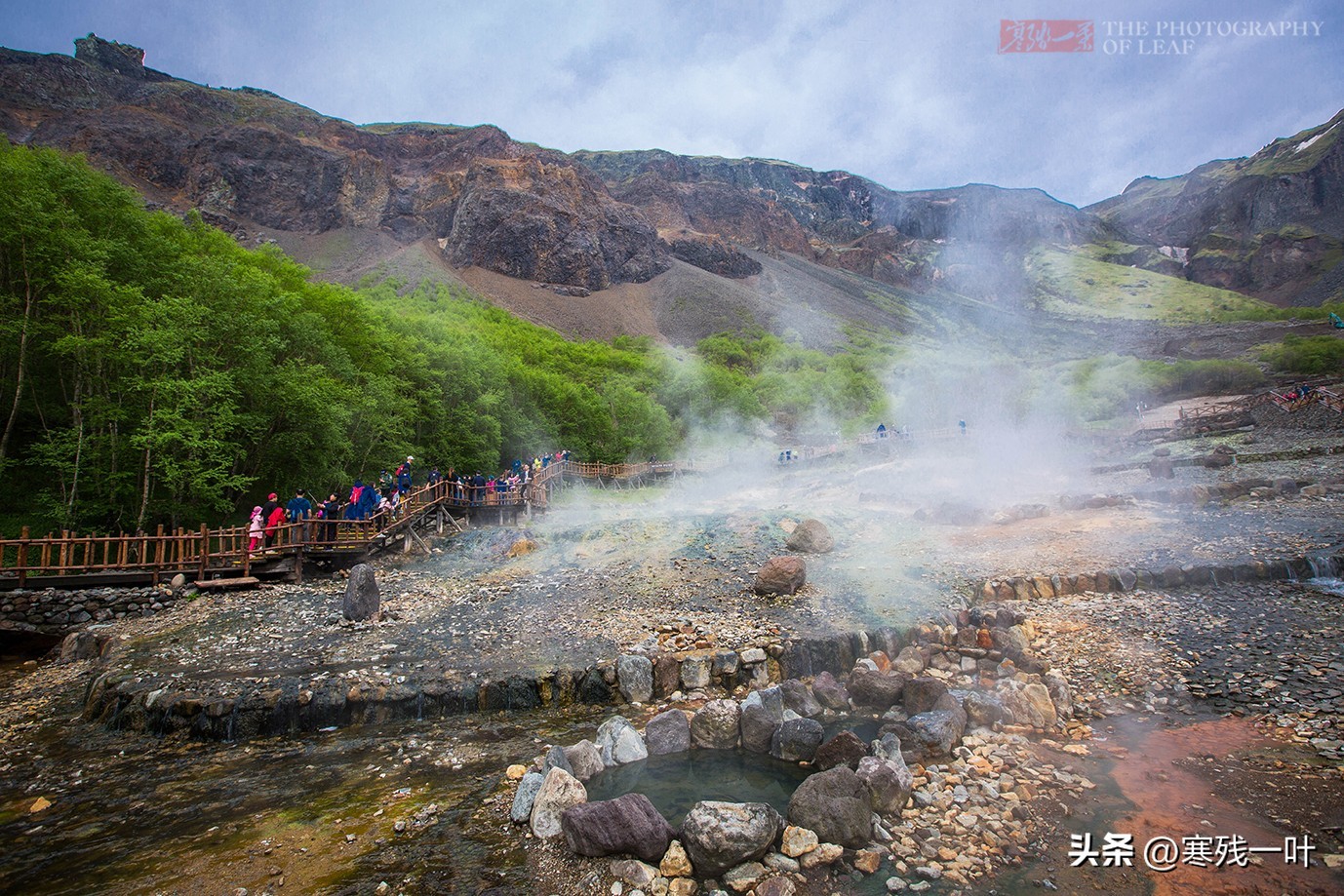 长白山网红小吃温泉鸡蛋，10元3个游客抢着买，一天卖出5000个