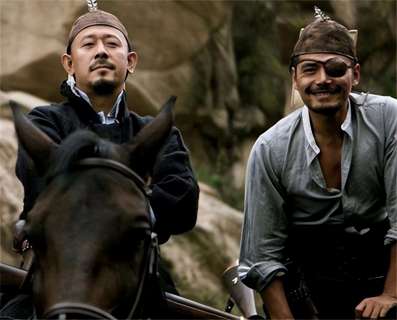 民国第一悍匪,抢72个女人做压寨夫人,死时外衣都没来得及穿