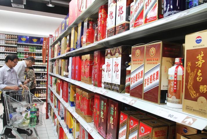 拿了烟草证每个月能拿多少工资,拿下烟草证一年躺赚34万