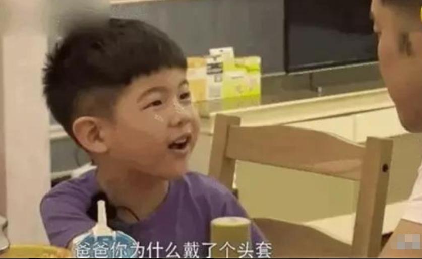 发际线秃的男星,盘点十大秃头男星佩戴假发