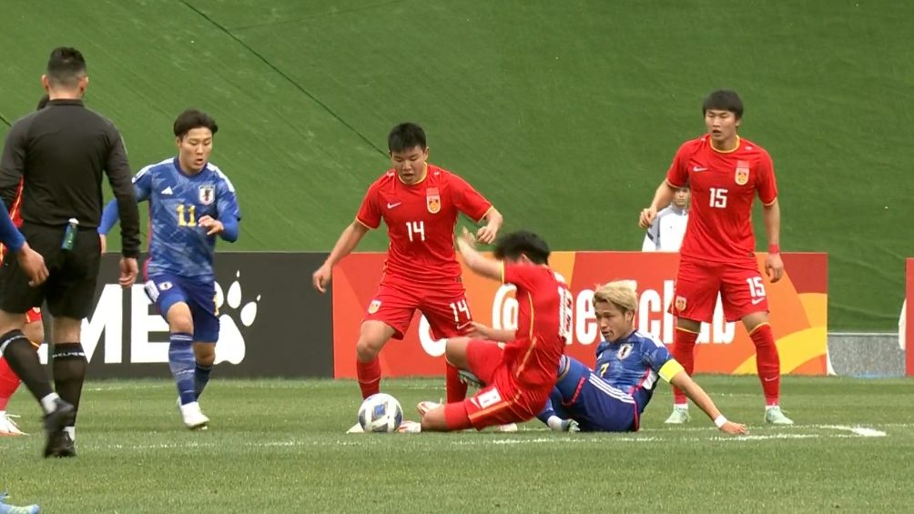 前国脚2场3次失误丢球国家队,4分钟丢2球格子红牌