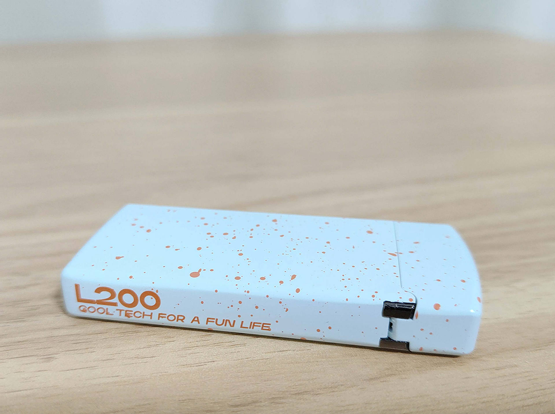 点火时尚新选择，更酷更炫，极具潮流范儿的极蜂电弧打火机体验