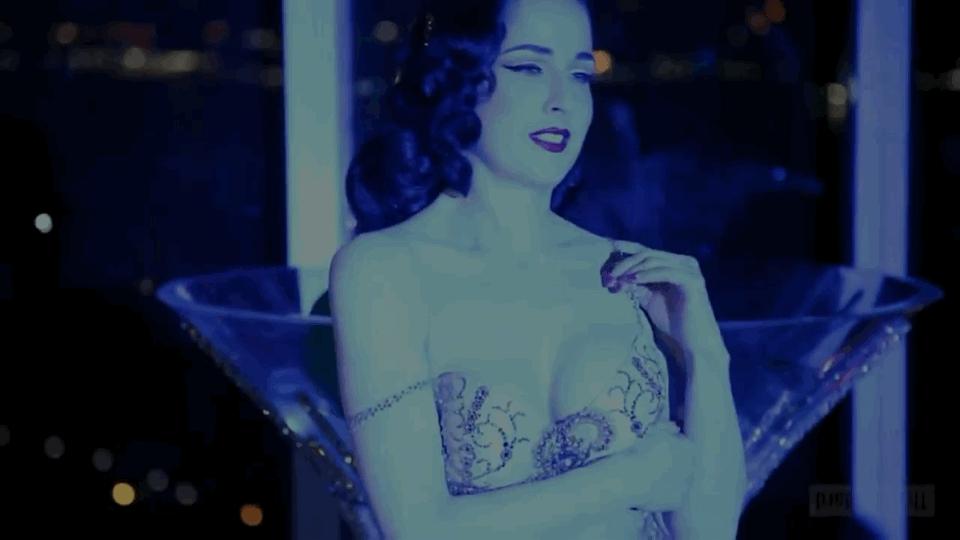 15个荒诞实事：印度征收“乳房税”，阴道里长了“一颗牙”