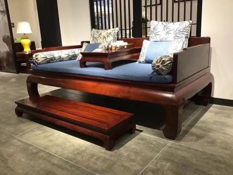 红木家具有臭味的是什么木头,红木家具有气味怎么办