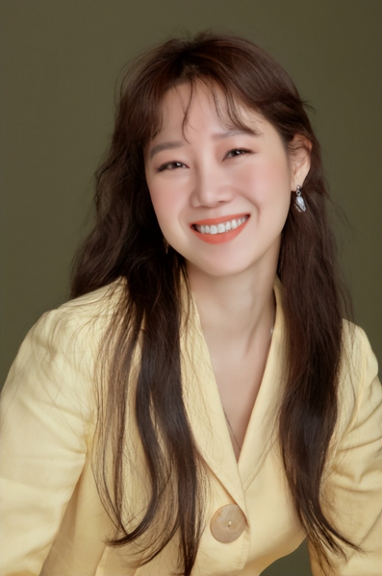 她是韩国最具有影响力的女神，却十分耐看