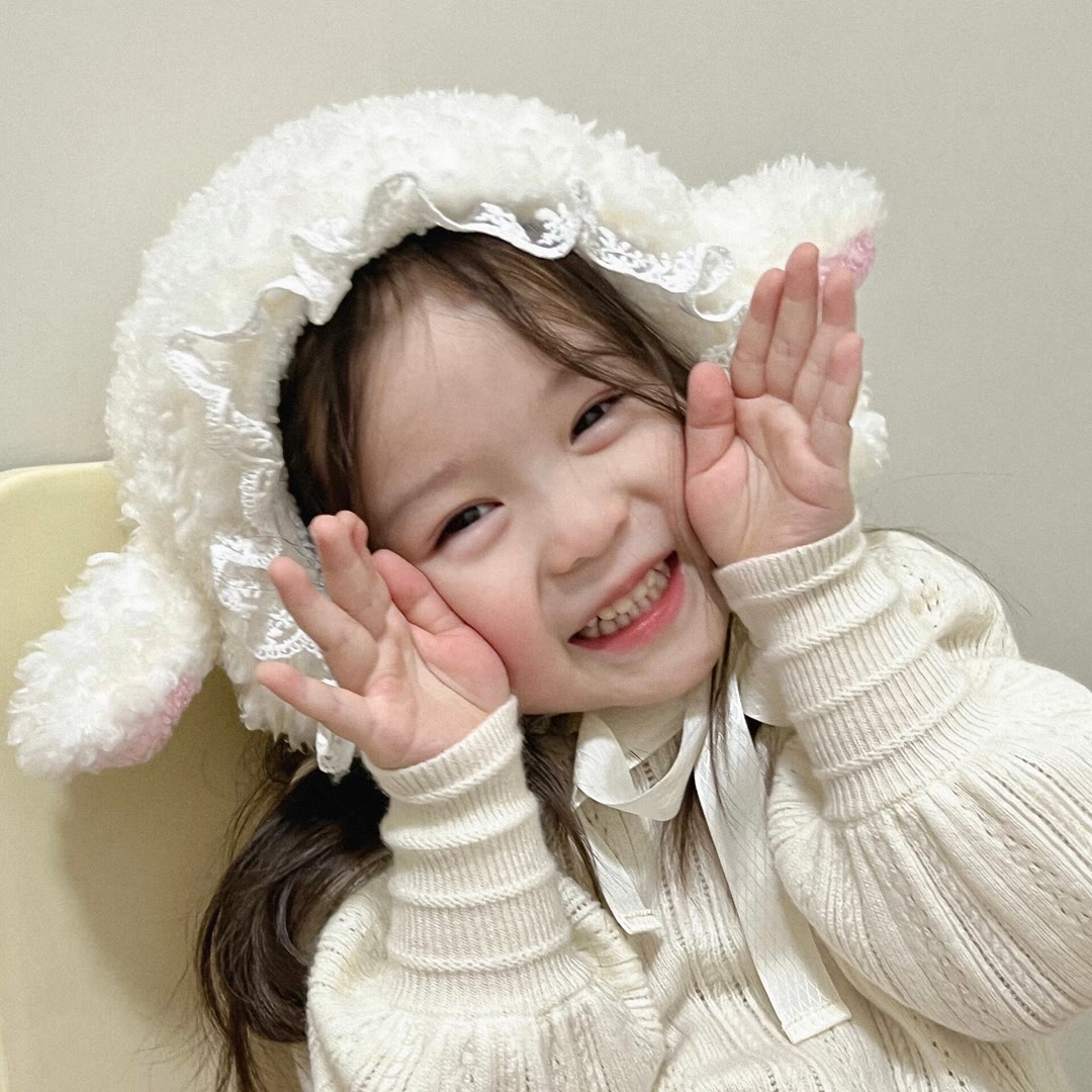 wechat可爱的壁纸,wechat真人头像可爱搞怪