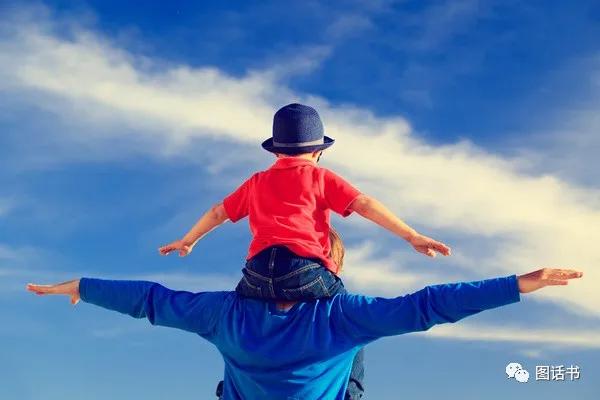 突破“平常”，在颠倒的世界里寻找幸福