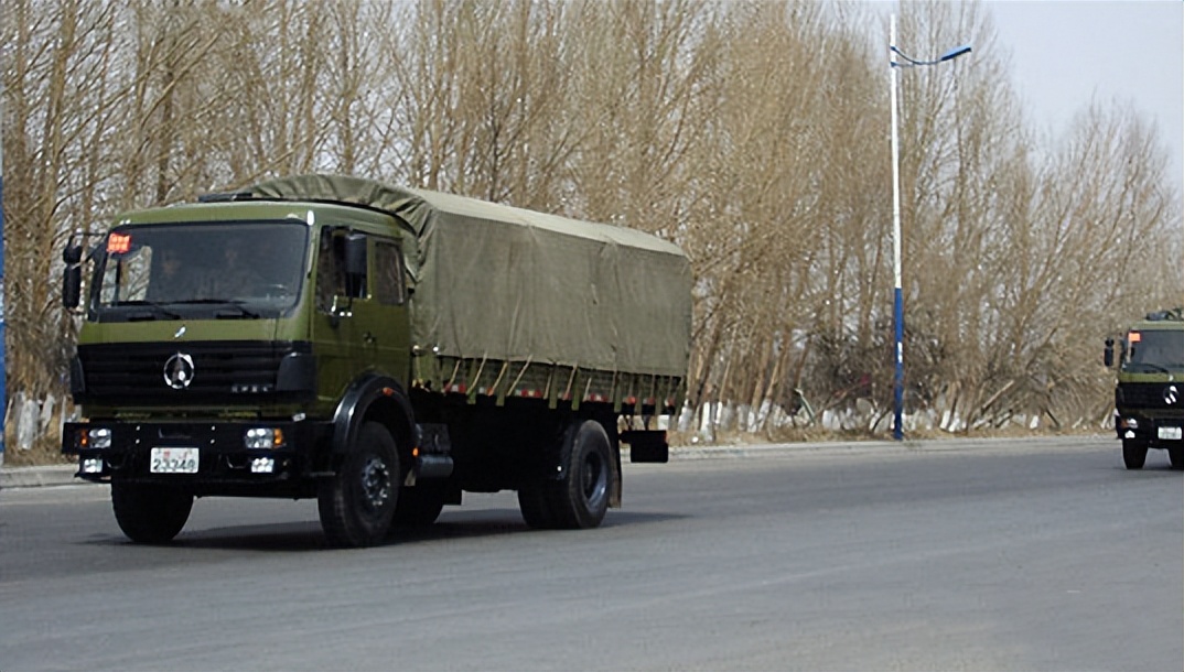 转驾照，惊险刺激用了绝招！赢得掌声和呐喊