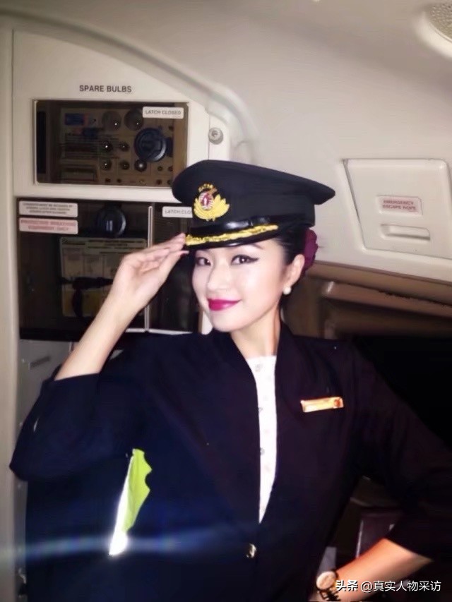 我，做空姐遇奇葩无数，有情侣上机就舌吻，还有想去厕所激情的