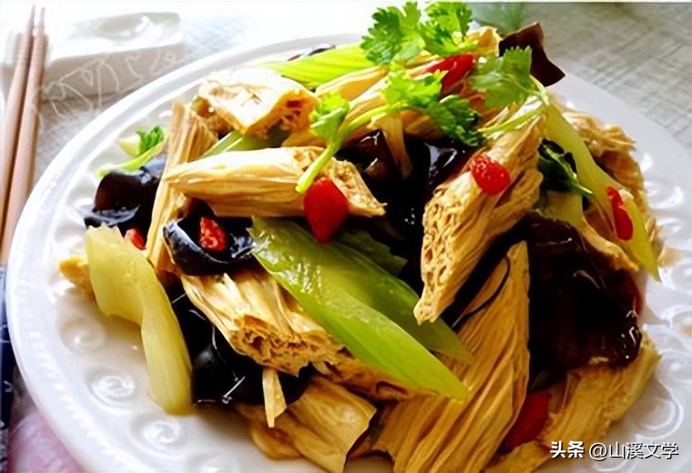 腐竹太咸了要怎么弄,腐竹炒的有点咸怎么办