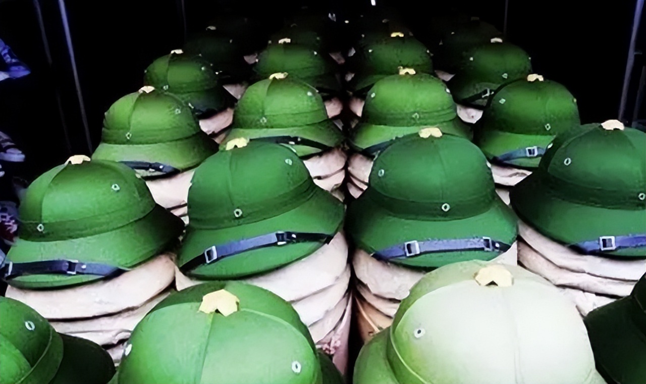 越南美女在边境卖东西,越南美女在市场摆摊