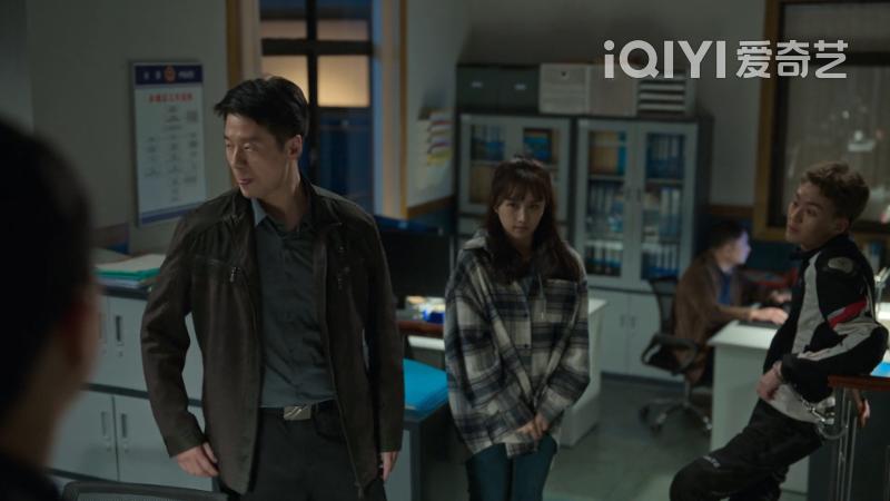 黄瑶知道老默是杀手吗,狂飙黄瑶知道老默死的是哪集