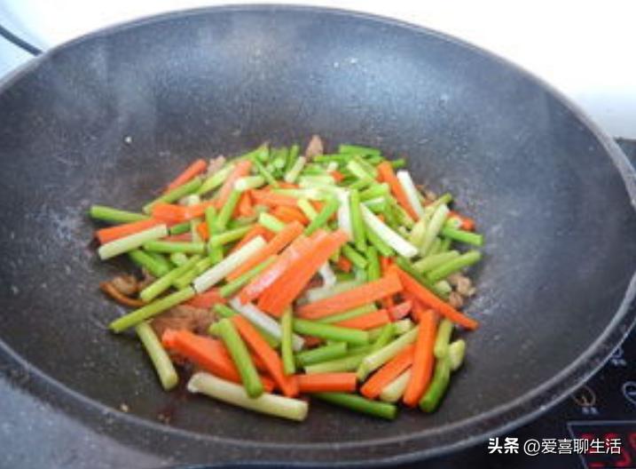 熬夜吃什么水果可以缓解眼睛干涩,专业保护眼睛干涩的神奇食物