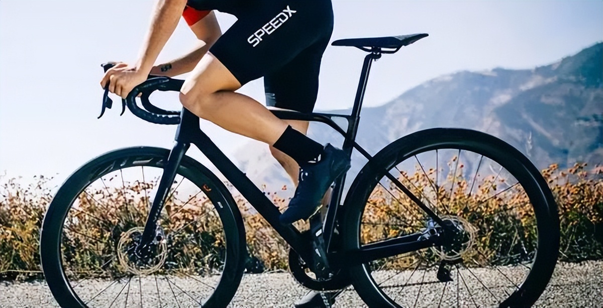 骑车大腿抽筋是什么症状,骑车抽筋怎么拉伸