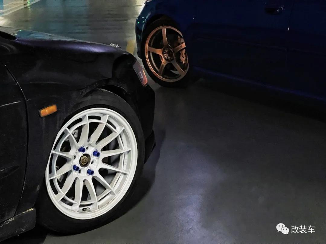 99年小伙的竞技风雅阁,被“美式截停”后也阻挡不了他继续玩车