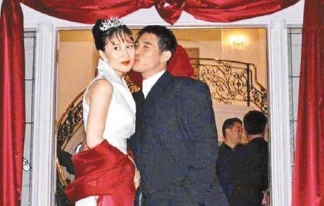 李连杰和黄秋燕利智女儿谁漂亮,黄秋燕女儿和李连杰关系