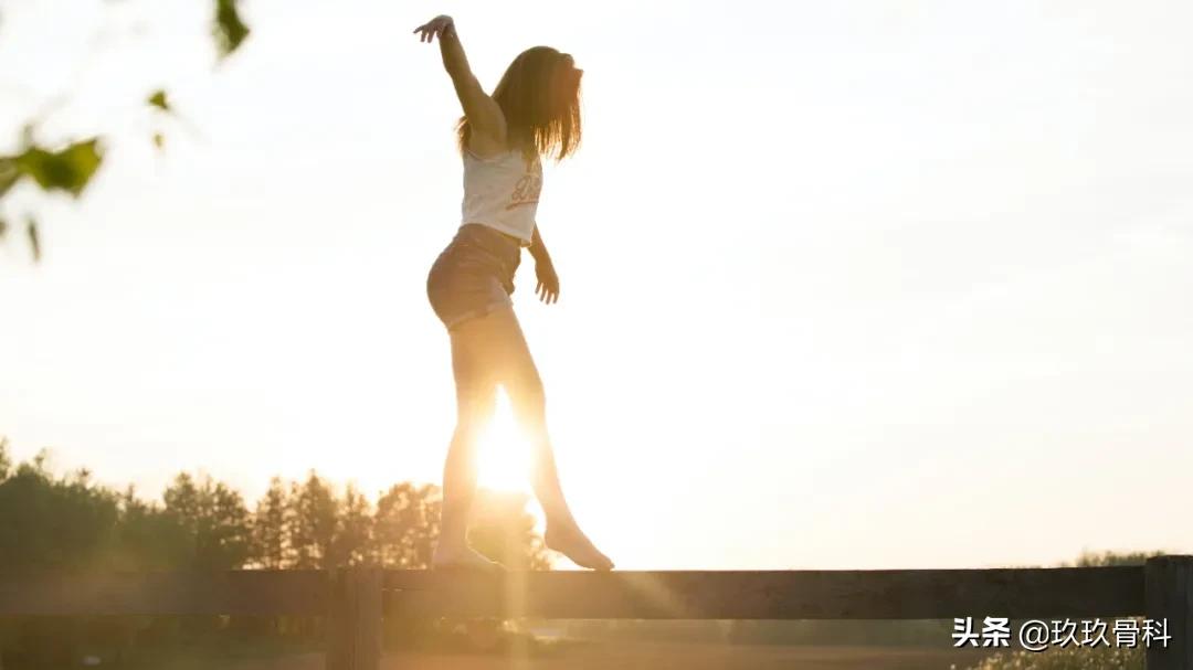 膝关节交叉韧带重建拄拐负重多少,膝关节后交叉韧带重建后康复训练