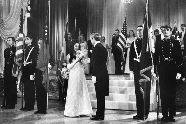 72岁王薇薇晒近照,王薇薇年轻写真照