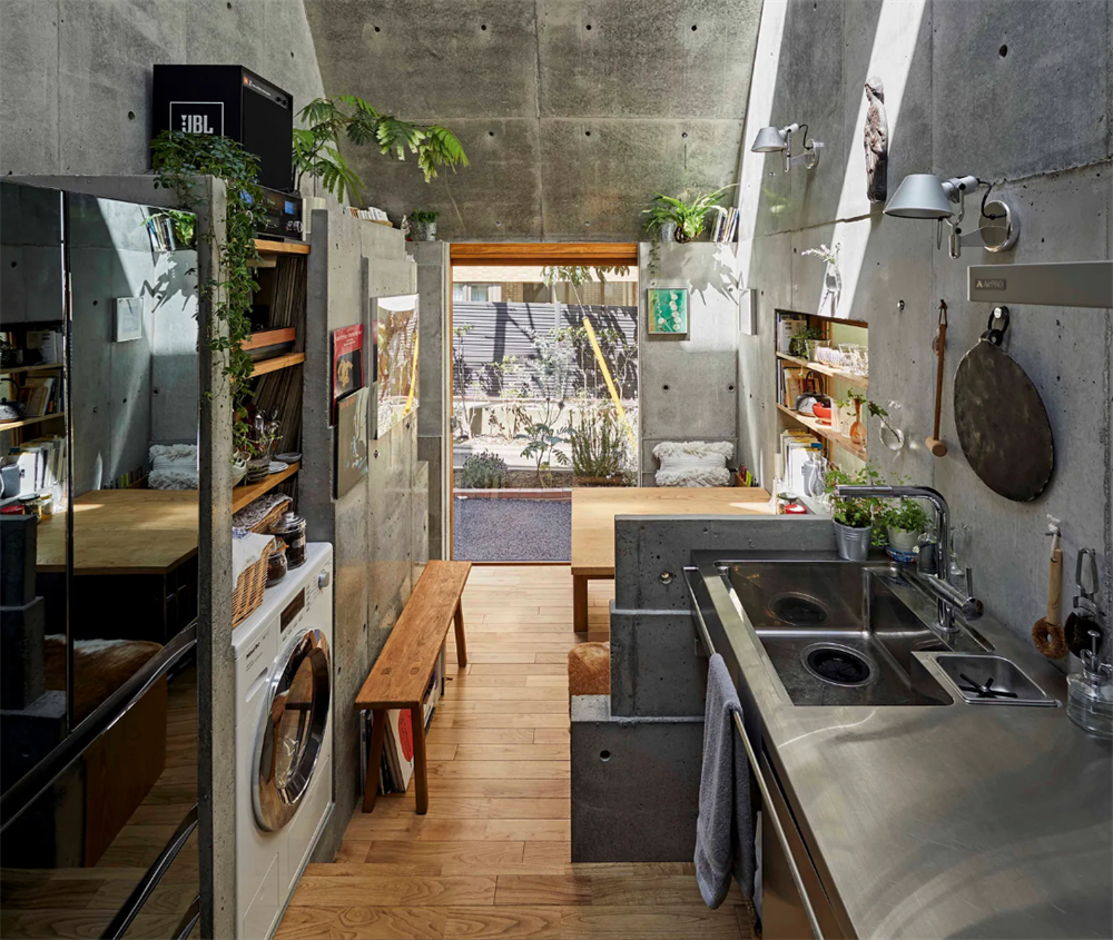 日本小夫妇房子,日本夫妻住进荒宅