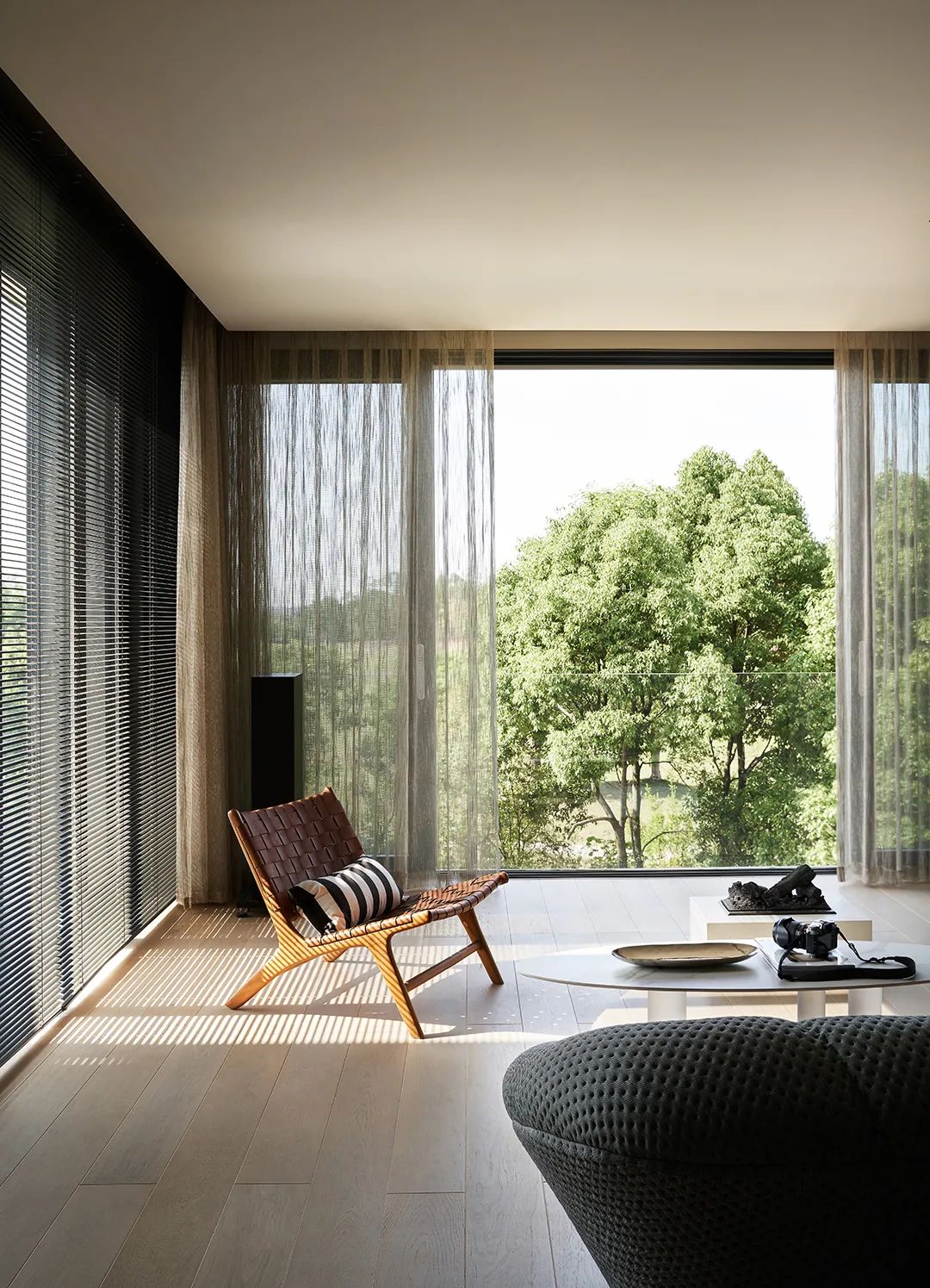 4个设计师设计办公台布局,设计师最佳农村房屋设计