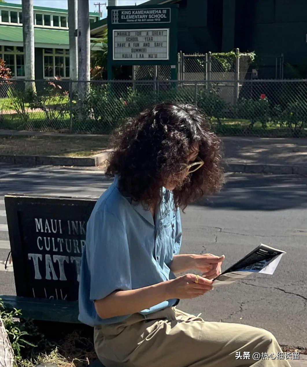 t恤加上立体感强的衬衫气场全开,女式短袖t恤衬衫