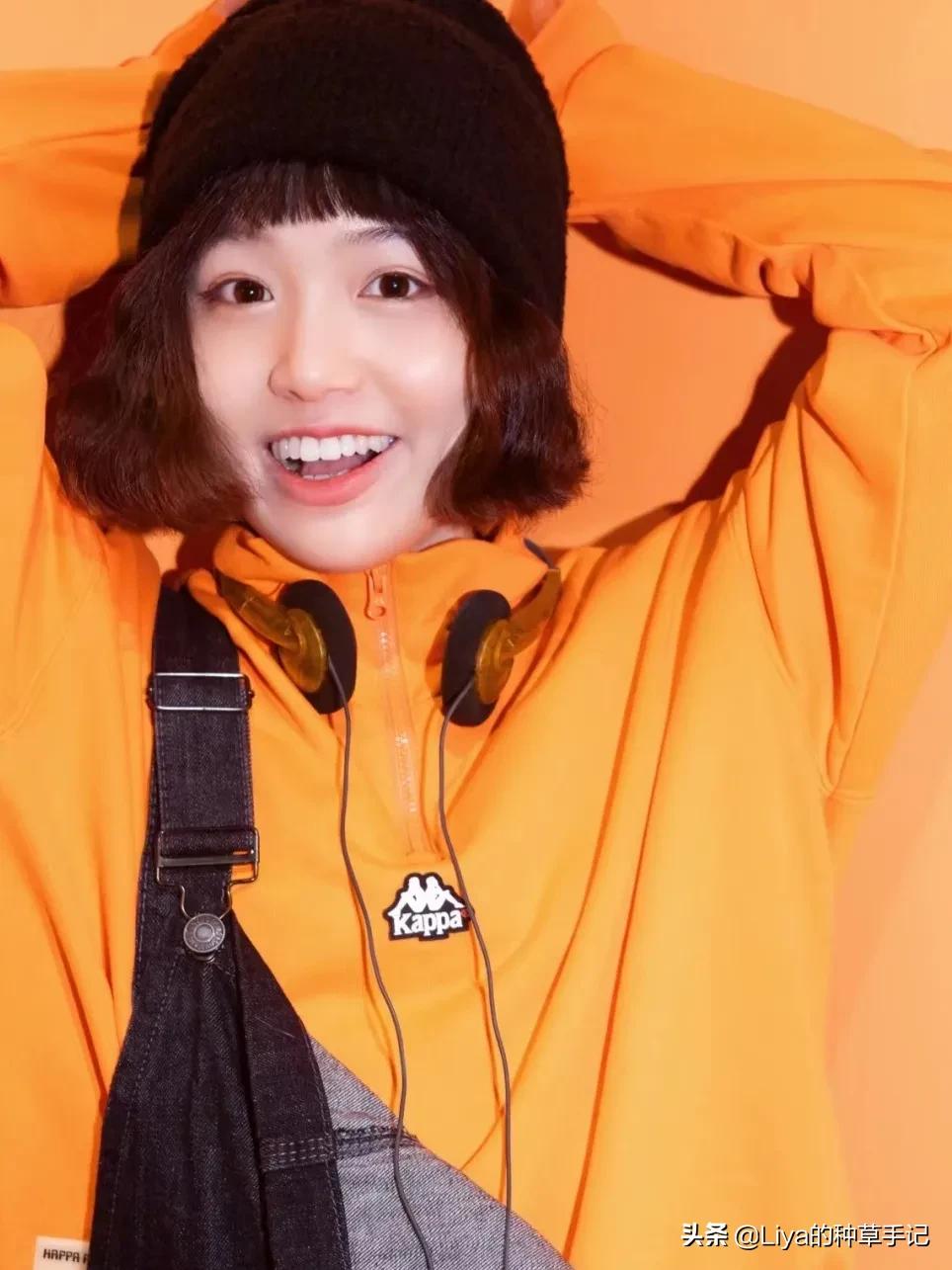 克莱因蓝和什么色搭配高级,35岁穿克莱因蓝好看吗