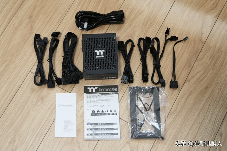 ITX好搭档！ThermaltakeTT钢影SFX650W金牌全模组电源开箱