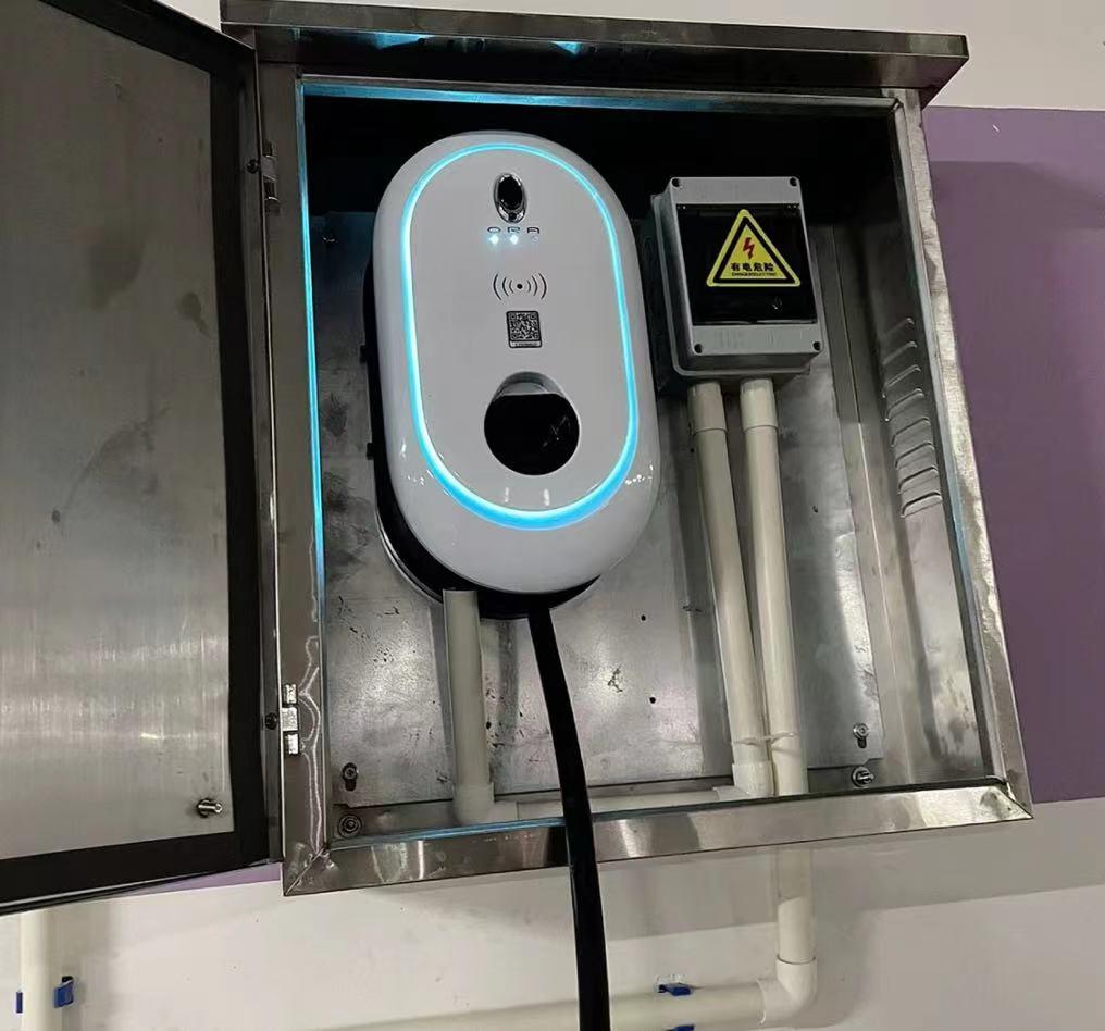 欧拉闪电猫家用充电讲解,欧拉闪电猫的充电口怎么打开