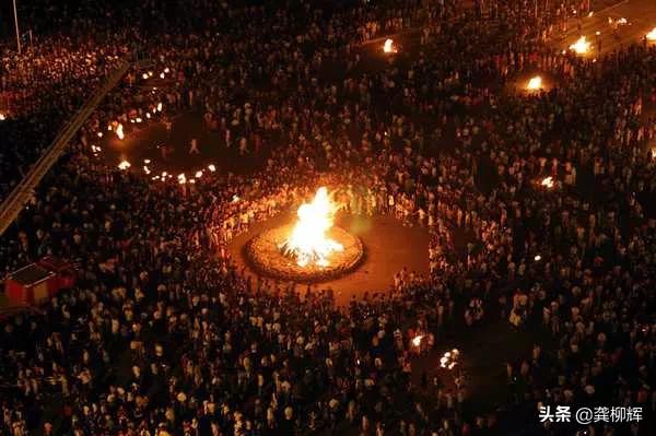 火把节时人们举行哪些仪式,火把节又被称为