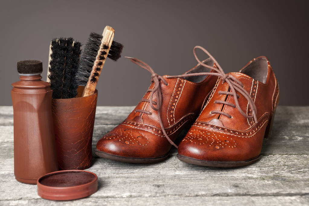 鞋子磨脚挤脚解决小妙招,鞋子小了一点很磨脚怎么办