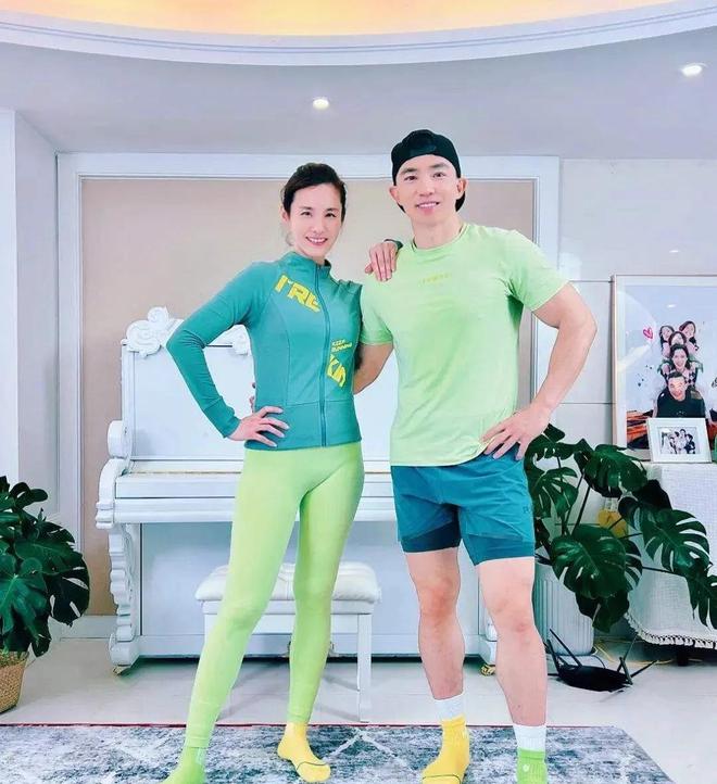 李亚鹏的直播带货还是挺接地气,李亚鹏直播带货成果