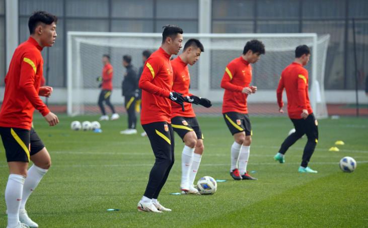 简单分析中国男足的现状及出路,中国男足降薪事件