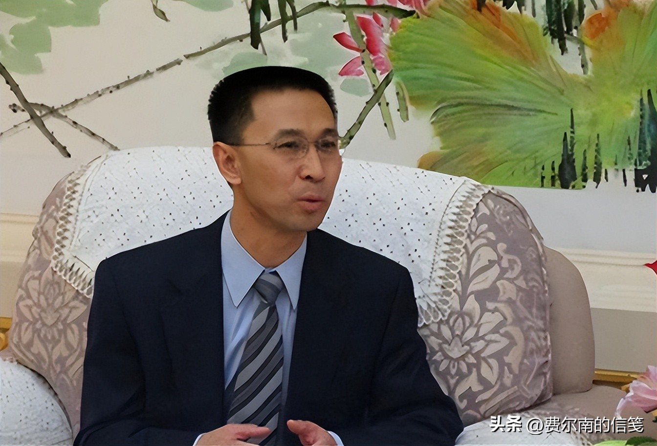 央视主持人海霞大学演讲,央视主持人海霞的婚史