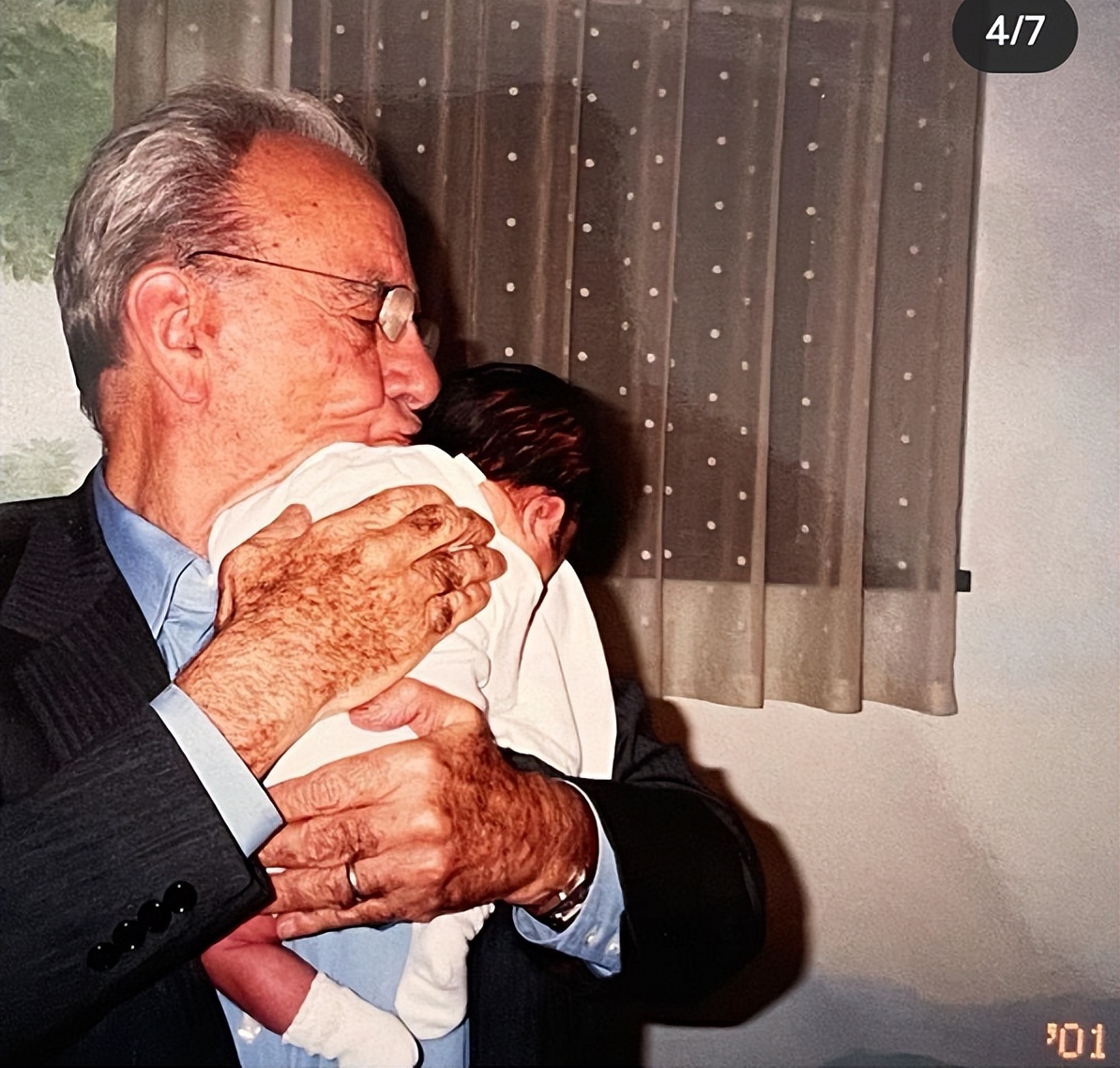 邓文迪与默多克的小女儿,邓文迪的两个女儿与默多克