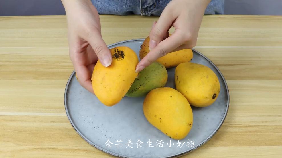 芒果该怎么挑才有皮薄肉厚,芒果要怎么挑才不酸