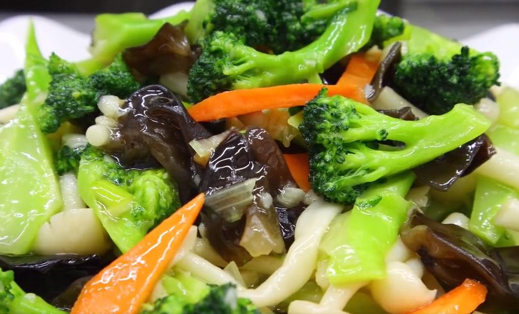 老人二次阳了可以吃鱼吗,阳了能吃鱼和鸡蛋吗